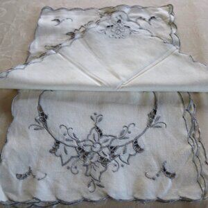 8 Piece Vintage Fine Linen Embroidered Cutwork Placemats & Napkins Set